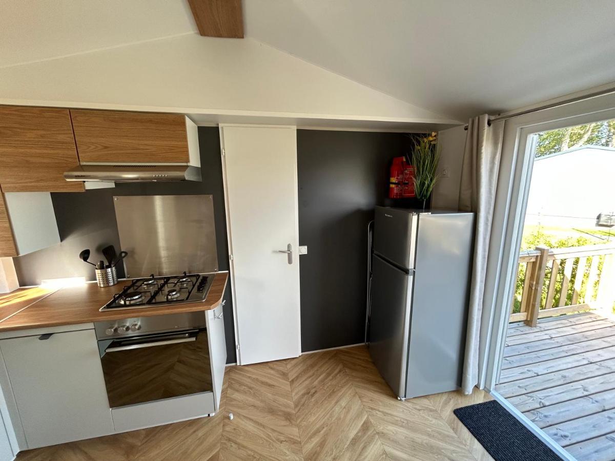Ds Chalets: Lauwersmeer Lakeside Retreat for 6-7 Lauwersoog Exterior photo
