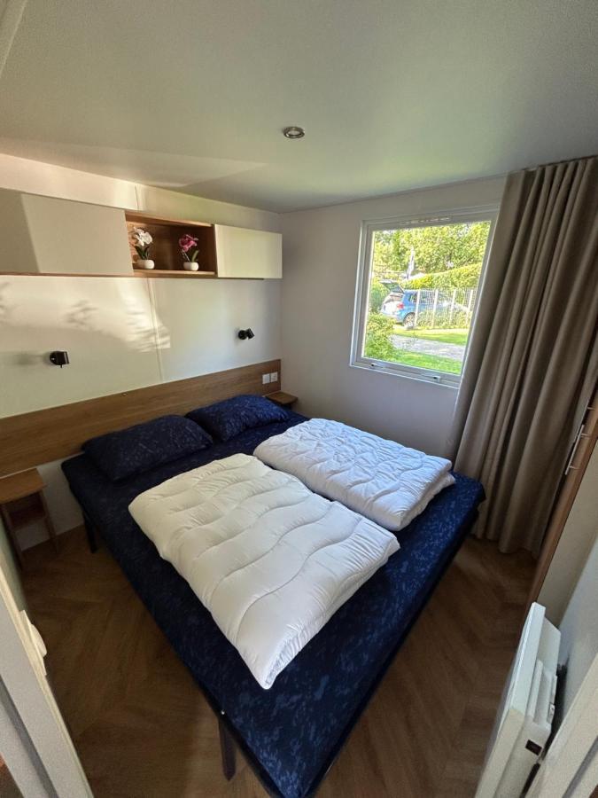 Ds Chalets: Lauwersmeer Lakeside Retreat for 6-7 Lauwersoog Exterior photo