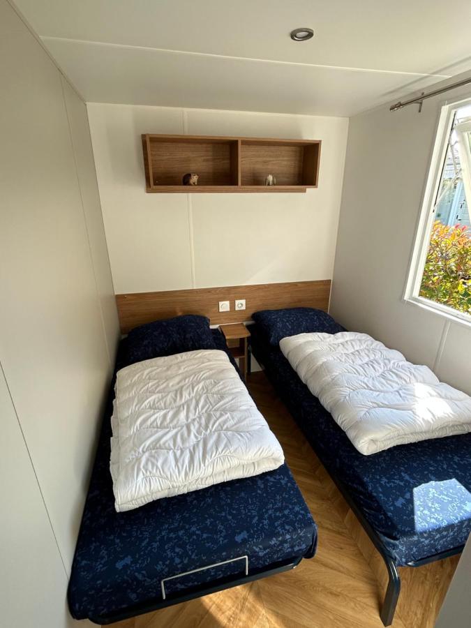 Ds Chalets: Lauwersmeer Lakeside Retreat for 6-7 Lauwersoog Exterior photo